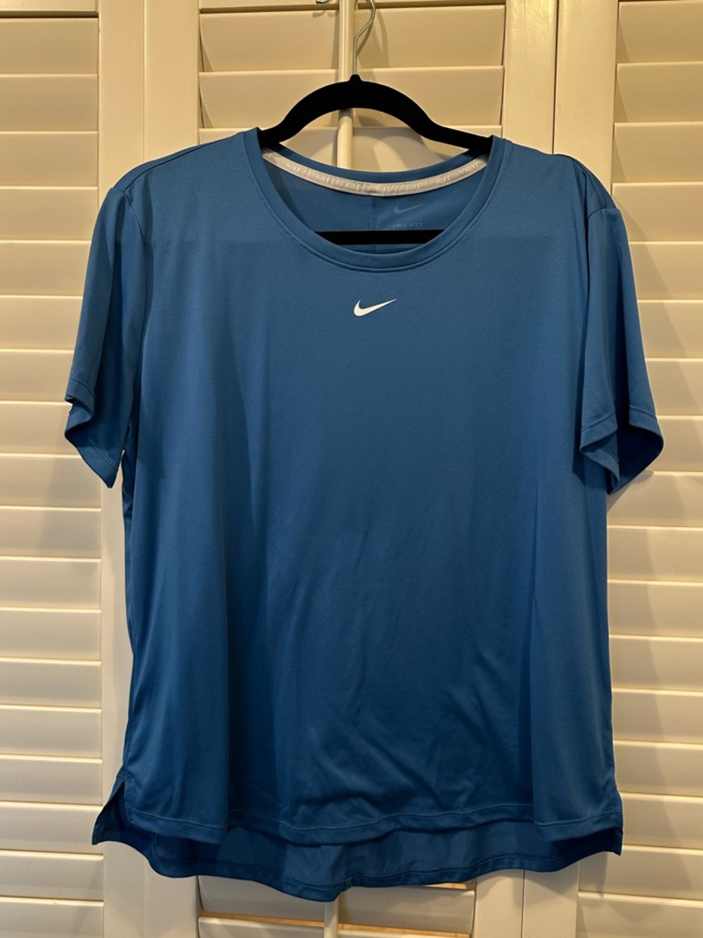 Nike Women’s Blue Short-Sleeve Dri-FIT Training Tee